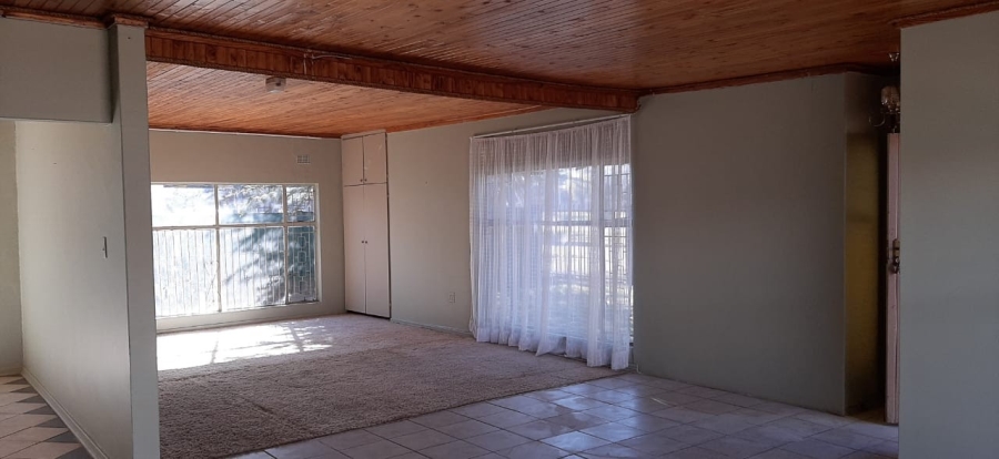 4 Bedroom Property for Sale in Odendaalsrus Free State